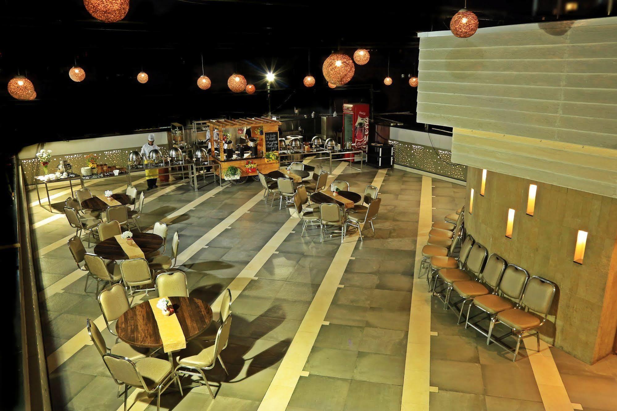 The Oriental Residency Hotel Mumbai Exterior photo